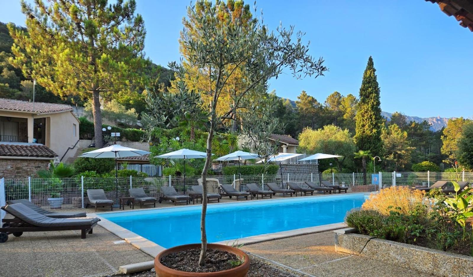 Domaine De L'Oriu Hotel Serriera  Buitenkant foto