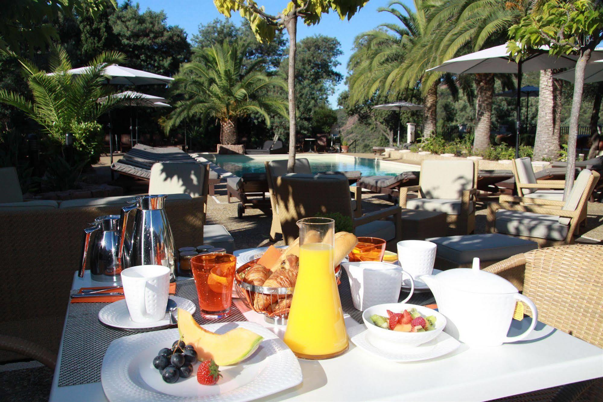Domaine De L'Oriu Hotel Serriera  Buitenkant foto