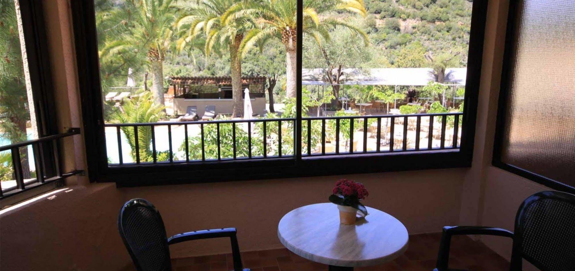 Domaine De L'Oriu Hotel Serriera  Buitenkant foto