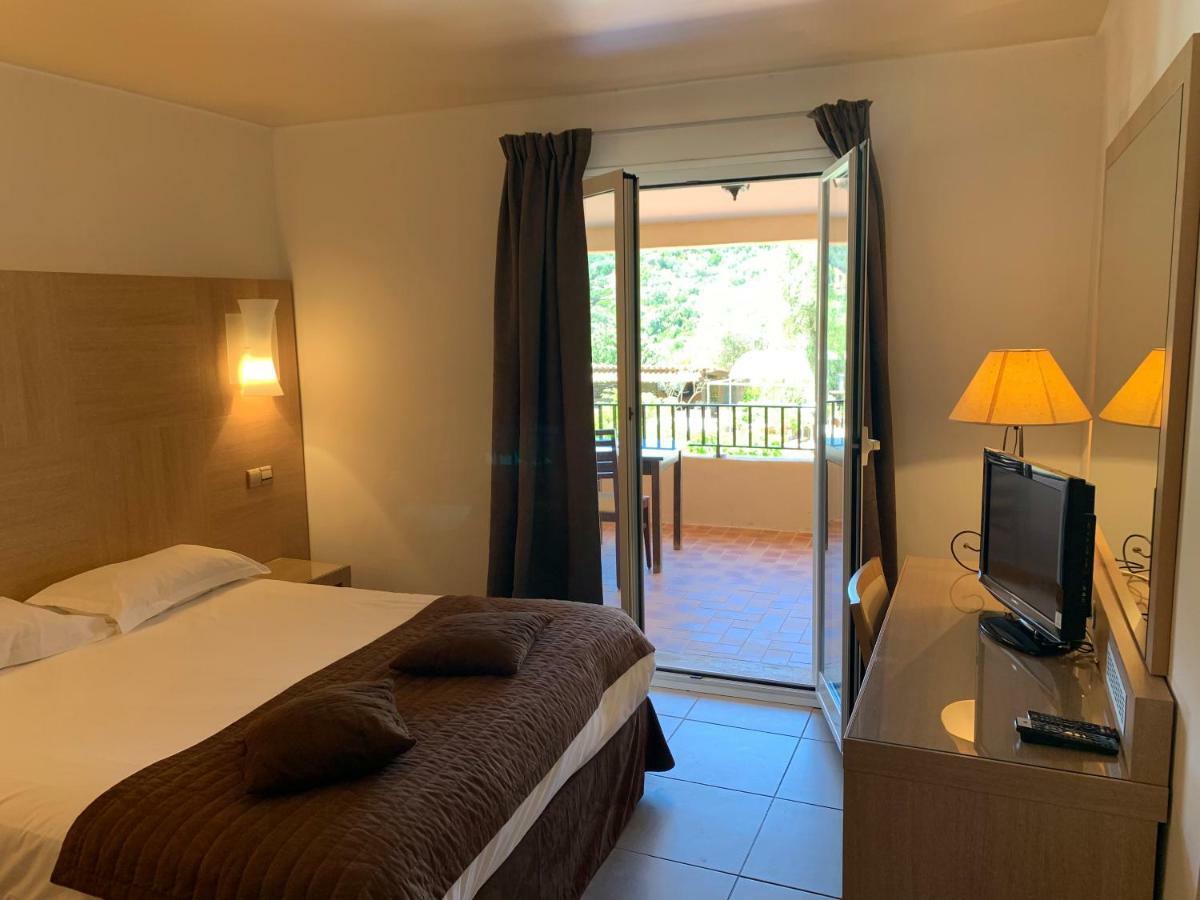Domaine De L'Oriu Hotel Serriera  Buitenkant foto